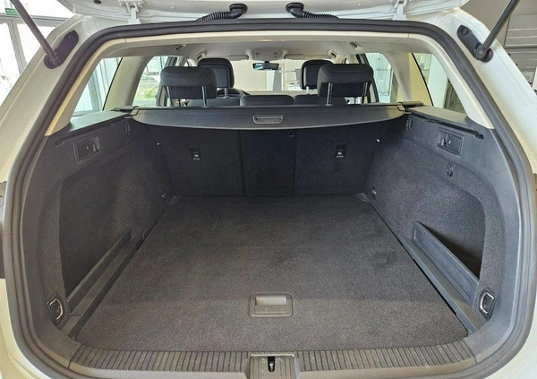 Volkswagen Passat cena 55900 przebieg: 157350, rok produkcji 2016 z Brok małe 631